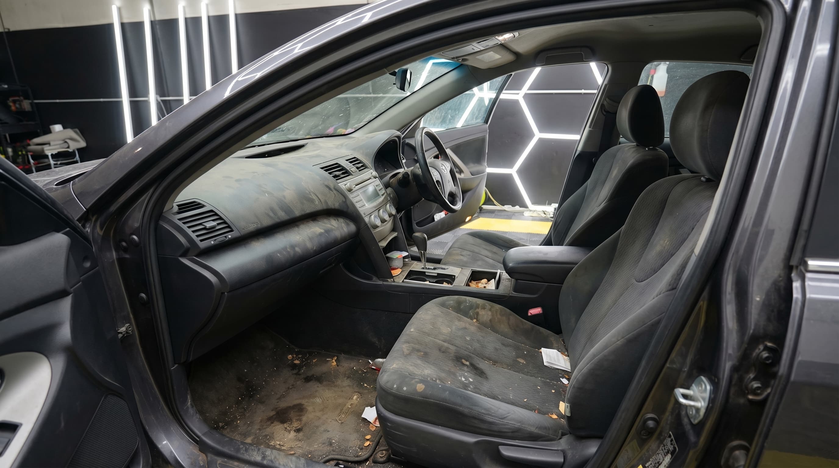 Interior Detail : Before State, SUV Interior